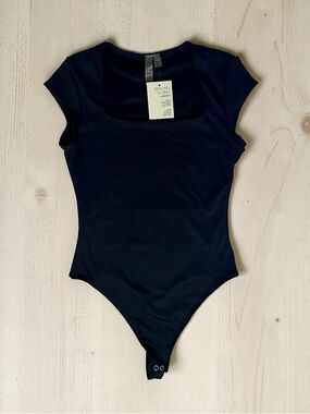 Second Skin Black Bodysuit Woman Size L NWT